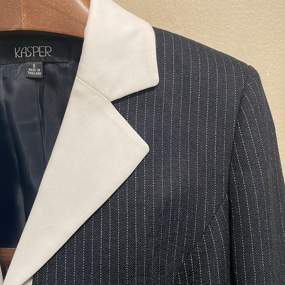 Kasper suit jacket and skirt - Picture 5 of 9